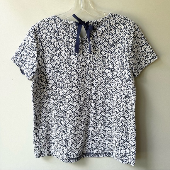 Talbots woven tapestry short sleeved top with tie neck in back - Picture 4 of 7